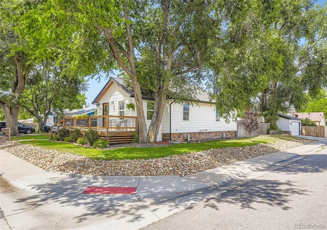 Photo 3 of Single family home for sale at 801 S Krameria St, Denver, CO 80224 | MLS# 8133121 | Listing updated on 2026-08-22