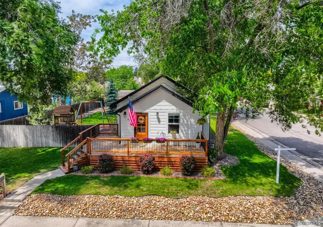 1st image of 801 S Krameria St, Denver, CO 80224 | MLS# 8133121