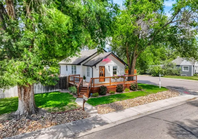 2nd image of 801 S Krameria St, Denver, CO 80224 | MLS# 8133121