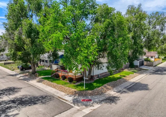 Photo 3 of Single family home for sale at 801 S Krameria St, Denver, CO 80224 | MLS# 8133121 | Listing updated on 2026-08-22