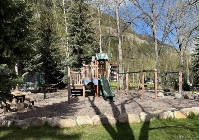 Listing Photo 2 - Condo for sale in building located at 4650 Vail Racquet Clb Dr, Vail, CO 81657 - Unit #8