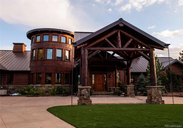 1st image of 100 W Noe Rd, Larkspur, CO 80118 | MLS# 9221524