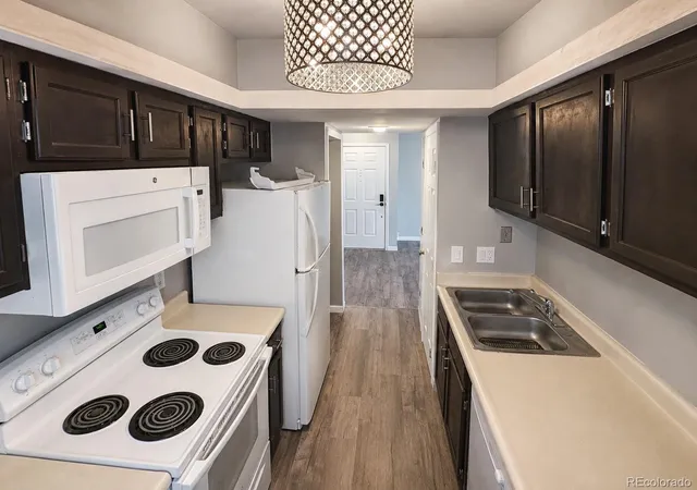 Listing Photo 5 - Condo for sale in building located at 11105 E Alameda Ave, Aurora, CO 80012 - Unit #202