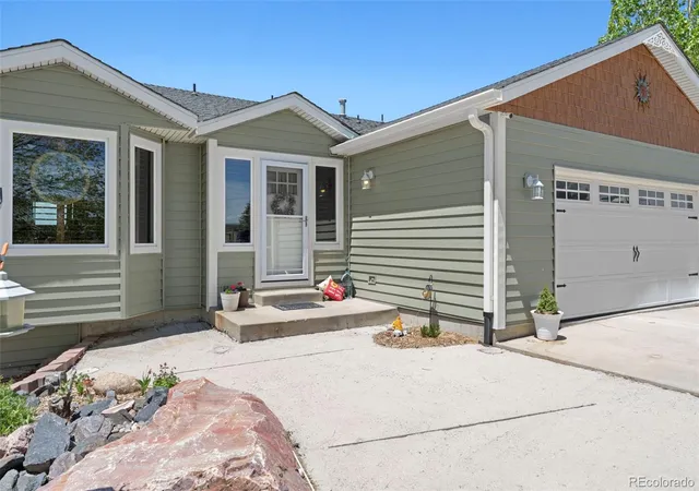 2nd image of 8191 Sun Country Dr, Elizabeth, CO 80107 | MLS# 7394581