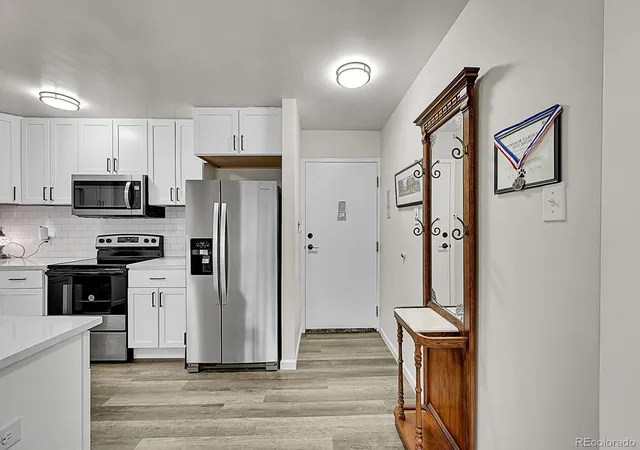 Listing Photo 3 - Condo for sale in building located at 645 S Alton Wy, Denver, CO 80247 - Unit #4C