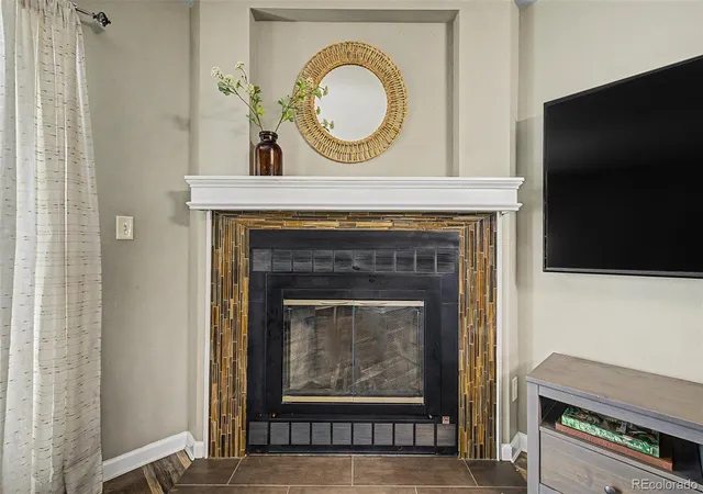 Photo 4 of Townhouse for sale at 8198 S Columbine Ct, Centennial, CO 80122 | MLS# 8185413 | Listing updated on 2026-08-28