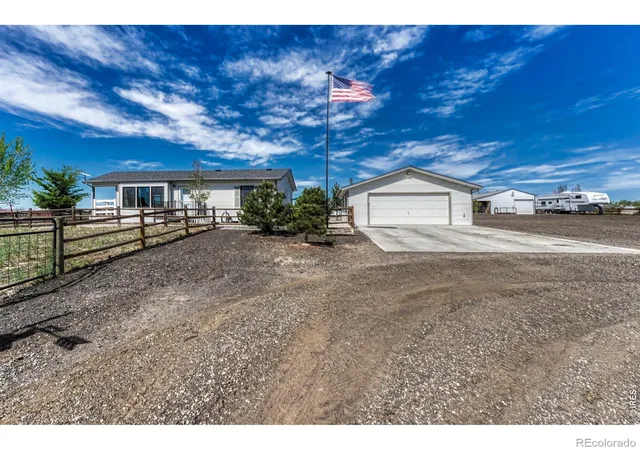 Photo 3 of Single family home for sale at 3101 Vantage Dr, Hudson, CO 80642 | MLS# IR1059520 | Listing updated on 2026-10-22