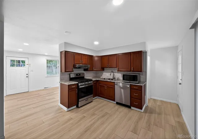 4th image of 941 S Ironton St, Aurora, CO 80012 | MLS# 6884705