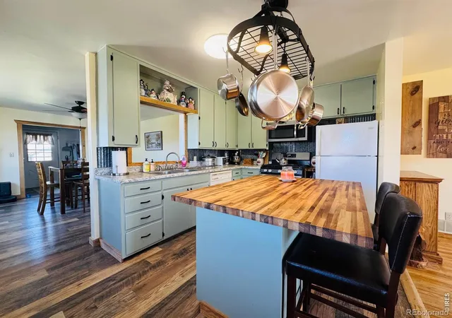 image of 652 Washington St, Walden, CO 80480 | MLS# IR1059569