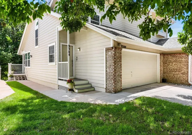 Homes for sale in Lone Tree, CO | 9304 Miles Dr, Lone Tree, CO 80124 | MLS# 2738457