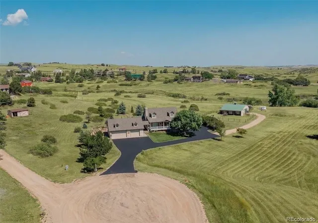 Photo 3 of Single family home for sale at 3948 Seminole Pl, Sedalia, CO 80135 | MLS# 8720746 | Listing updated on 2026-10-05