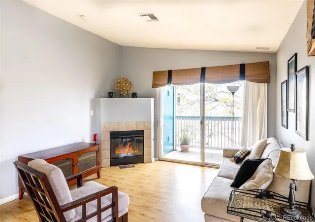 Listing Photo 5 - Condo for sale in building located at 3847 Mossy Rock Dr, Highlands Ranch, CO 80126 - Unit #203