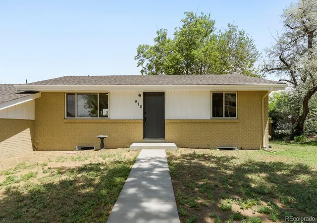 3rd image of 900 S Yarrow St, Lakewood, CO 80226 | MLS# 3451878
