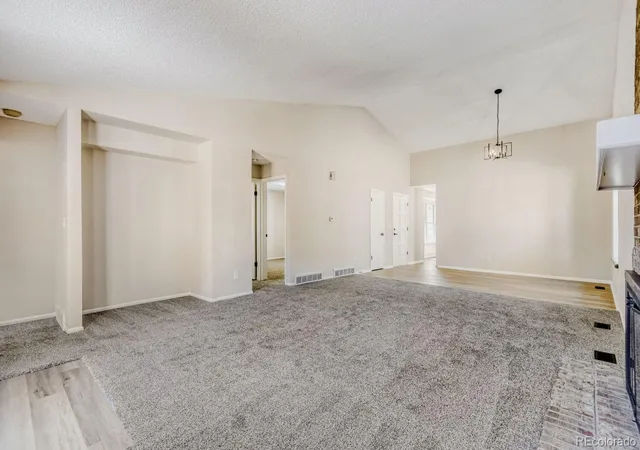 Photo 4 of Townhouse for sale at 14140 E Warren Pl, Aurora, CO 80014 | MLS# 8651030 | Listing updated on 2026-10-15