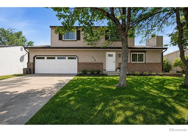 Photo 3 of Single family home for sale at 2412 Tulip St, Longmont, CO 80501 | MLS# IR1059816 | Listing updated on 2026-09-23