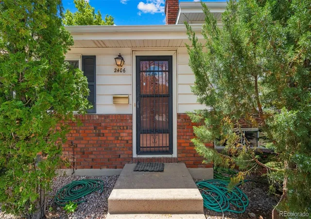 Photo 4 of Single family home for sale at 2406 N Circle Dr, Colorado Springs, CO 80909 | MLS# 5669244 | Listing updated on 2026-06-09