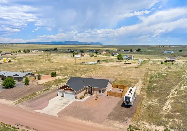 Homes for sale in Pueblo, CO | 981 E Blackstone Dr, Pueblo, CO 81007 | MLS# 2420481