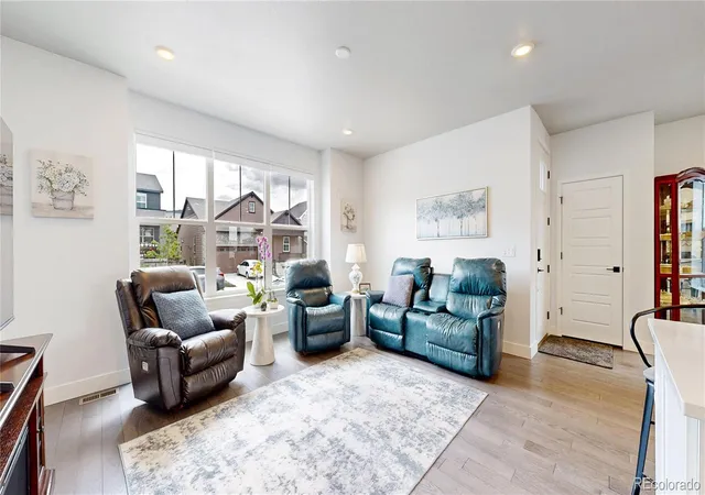 Photo 4 of Single family home for sale at 9787 Banner Peak St, Littleton, CO 80125 | MLS# 9549147 | Listing updated on 2026-10-22