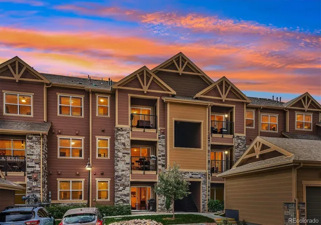 2nd image of 9962 W Victoria Pl, Littleton, CO 80127