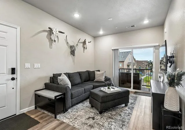 5th image of 9962 W Victoria Pl #301, Littleton, CO 80127 | MLS# 3760110