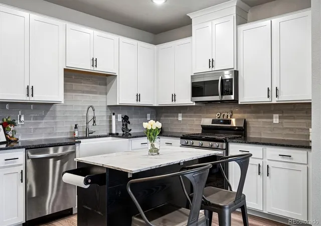 2nd image of 9962 W Victoria Pl #301, Littleton, CO 80127 | MLS# 3760110