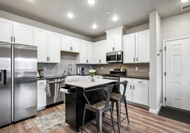 3rd image of 9962 W Victoria Pl #301, Littleton, CO 80127 | MLS# 3760110