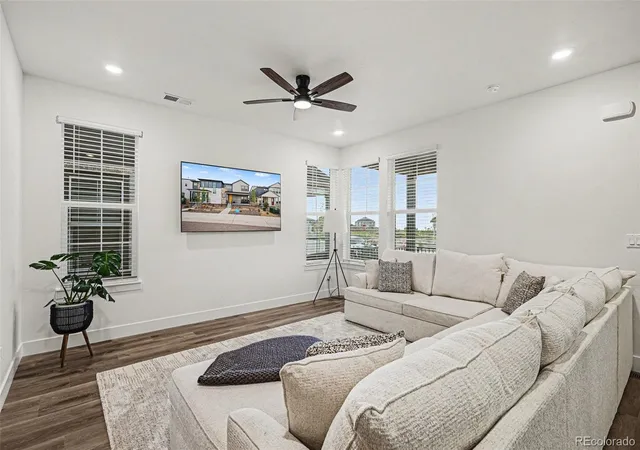 4th image of 7186 Watercress Dr, Littleton, CO 80125 | MLS# 9328147