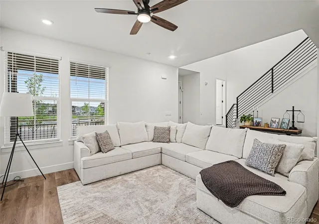 3rd image of 7186 Watercress Dr, Littleton, CO 80125 | MLS# 9328147