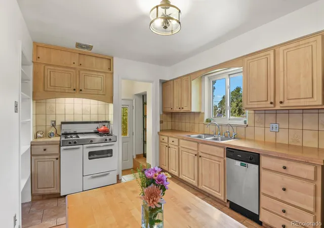 3rd image of 4511 S Galapago St, Englewood, CO 80110 | MLS# 9016396