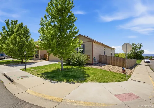 Photo 2 of Single family home for sale at 481 Clubhouse Dr, Fort Lupton, CO 80621 | MLS# 6161935 | Listing updated on 2026-09-24