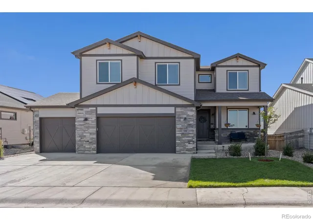 Photo 1 of Single family home for sale at 709 Hillspire Dr, Windsor, CO 80550 | MLS# IR1059968 | Listing updated on 2026-10-05