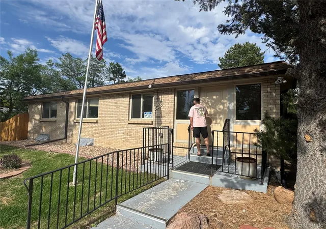 Listing Photo 2 - Condo for sale in building located at 12931 W 20th Ave, Golden, CO 80401