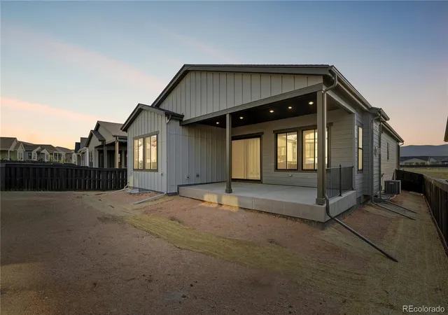 Photo 3 of Single family home for sale at 11156 Stonepath St, Littleton, CO 80125 | MLS# 2307693 | Listing updated on 2026-09-20