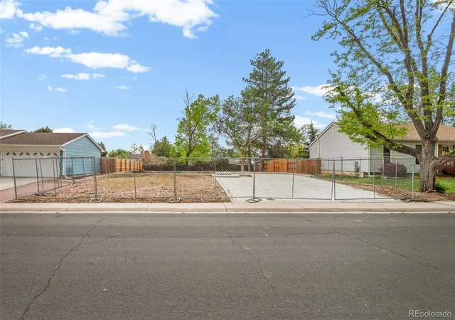 1st image of 1860 S Truckee Wy, Aurora, CO 80017 | MLS# 7266310
