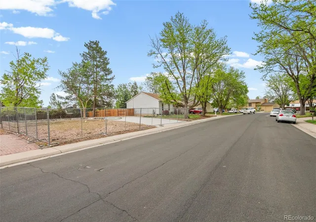 2nd image of 1860 S Truckee Wy, Aurora, CO 80017 | MLS# 7266310