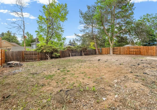 3rd image of 1860 S Truckee Wy, Aurora, CO 80017 | MLS# 7266310