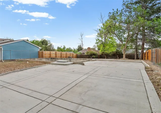 4th image of 1860 S Truckee Wy, Aurora, CO 80017 | MLS# 7266310