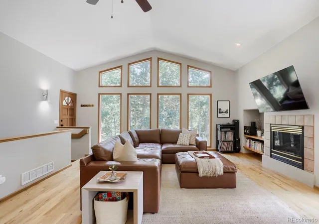 Photo 3 of Single family home for sale at 32292 Lodgepole Dr, Evergreen, CO 80439 | MLS# 2044969 | Listing updated on 2026-09-20