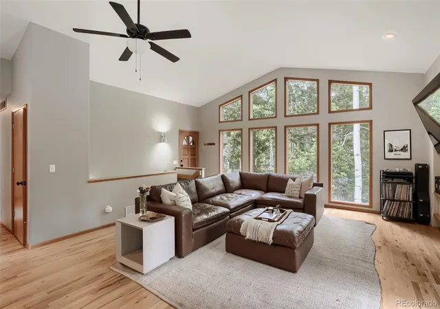 Photo 4 of Single family home for sale at 32292 Lodgepole Dr, Evergreen, CO 80439 | MLS# 2044969 | Listing updated on 2026-09-20