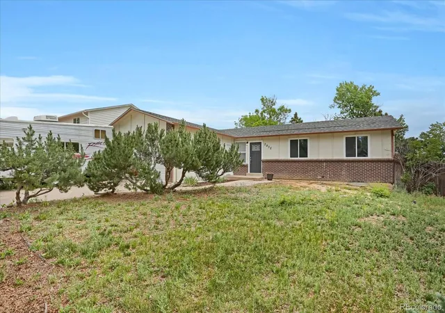 Photo 1 of Single family home for sale at 2832 S Mobile St, Aurora, CO 80013 | MLS# 7100189 | Listing updated on 2026-10-10