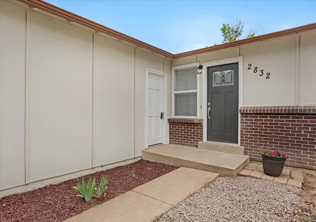 Photo 3 of Single family home for sale at 2832 S Mobile St, Aurora, CO 80013 | MLS# 7100189 | Listing updated on 2026-10-10