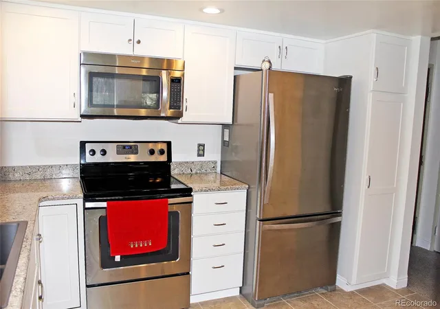 3rd image of 13661 E Marina Dr #406, Aurora, CO 80014 | MLS# 5456483