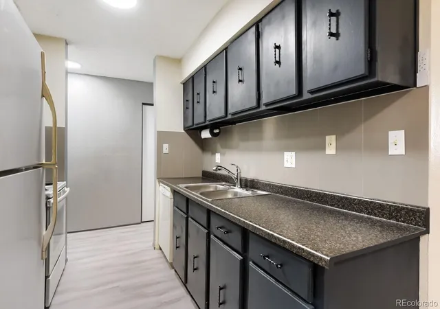5th image of 7755 E Quincy Ave #103D4, Denver, CO 80237 | MLS# 6017670