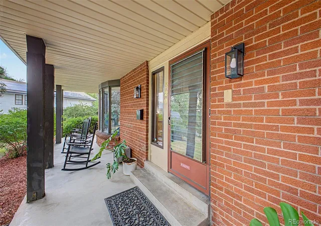 2nd image of 320 Oswego Ct, Aurora, CO 80010 | MLS# 4376258