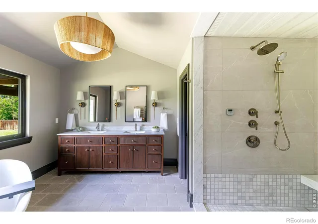 Photo 4 of Single family home for sale at 985 Saratoga Ct, Boulder, CO 80303 | MLS# IR1060061 | Listing updated on 2026-09-22