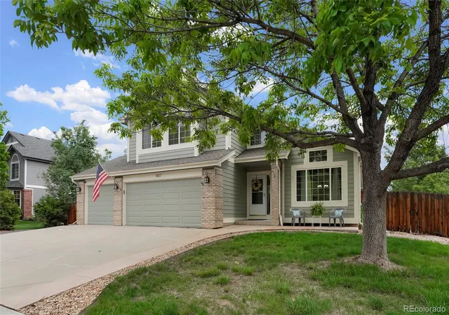 Photo 3 of Single family home for sale at 8107 W Morraine Dr, Littleton, CO 80128 | MLS# 8400372 | Listing updated on 2026-09-16