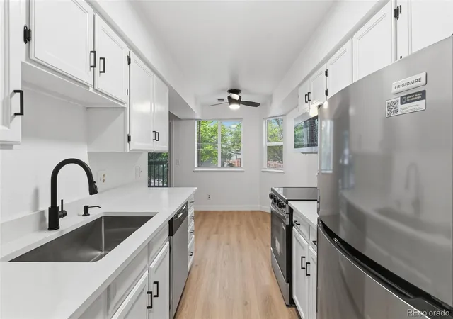 Listing Photo 3 - Condo for sale in building located at 17620 E Loyola Dr, Aurora, CO 80013 - Unit #1722R
