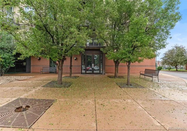 Listing Photo 2 - Condo for sale in building located at 15475 Andrews Dr, Denver, CO 80239 - Unit #412