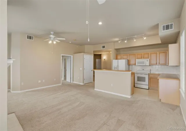 5th image of 15475 Andrews Dr #412, Denver, CO 80239 | MLS# 4506736
