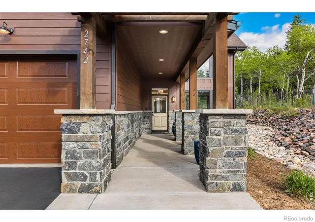 Photo 3 of Single family home for sale at 2742 Ypsilon Cir, Estes Park, CO 80517 | MLS# IR1060097 | Listing updated on 2026-10-06